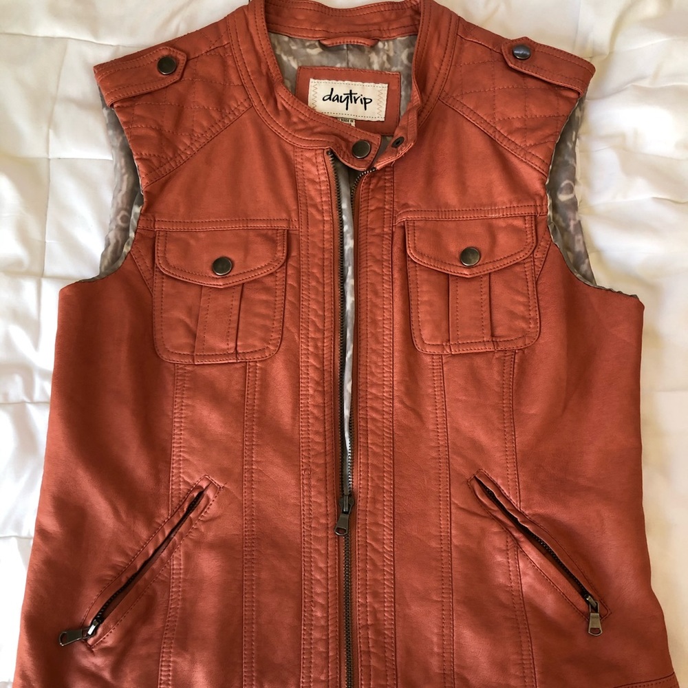 Buckel Vest